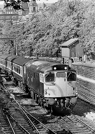 27110-PrincesStEdinburgh-030678-JC273