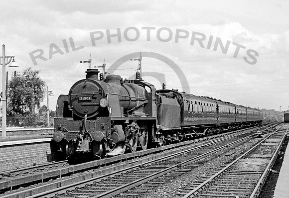 31907 Esher 120861  IT449