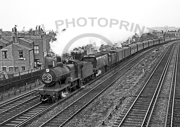 31754 34079 London Suburbs 1956 JDC410