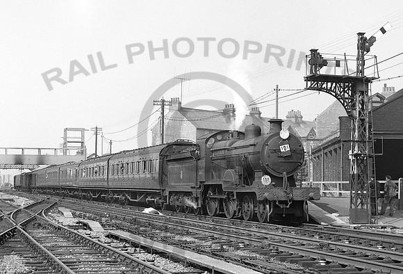 31497-Y-FolkestoneJunction-040660-RPC669