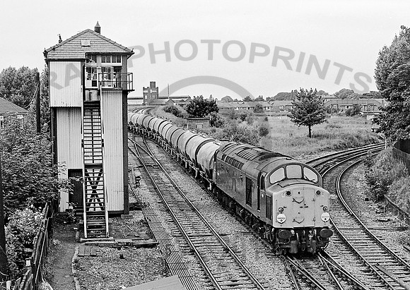 40082-Y-SkeltonJunction-240779-JC817
