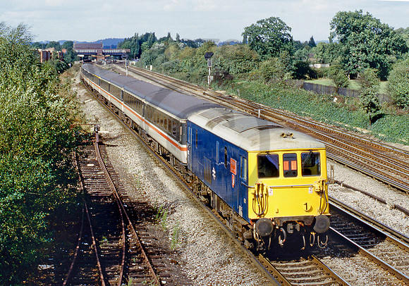 73121-Y-Horley-0884-PB949