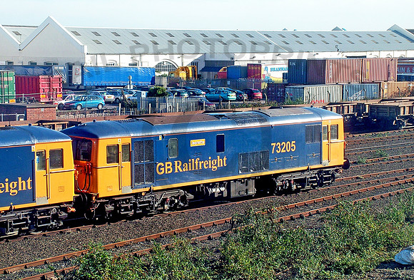 73205-Y-Eastleigh-041104-JC006