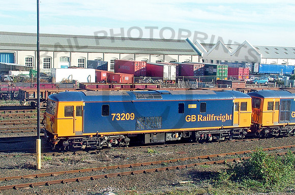 73209-Eastleigh-041104-JC005