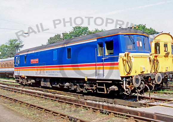 73109-Y-Bournemouth-160598-RPC958