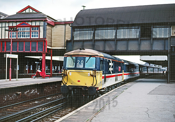73204 Clapham Junction 130589 BR038R