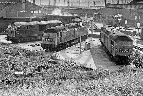 Old Oak Common Turntable 091070 JM348