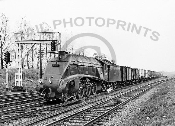60010 Potters Bar 171059  HB400