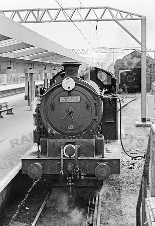 69700 Enfield Town 020760  HB755