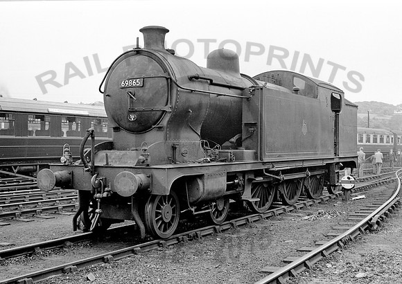 69865-Y-Whitby-230657-HB132