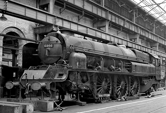 6202 Crewe Works 070539 GCL352