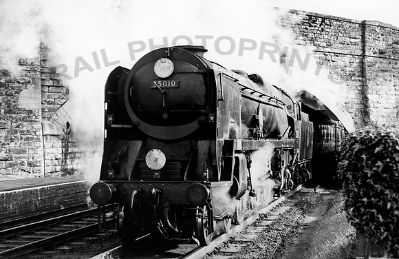 35010 Axminster 0764 DA010