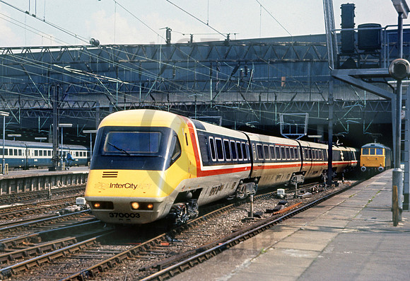 370003 Euston 240584 RC-J529