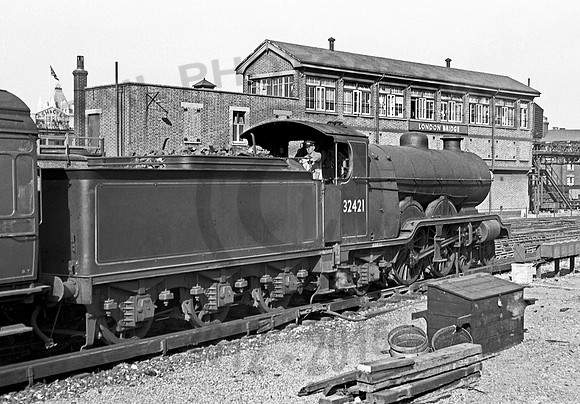 32421 London Bridge 1951  JDC995