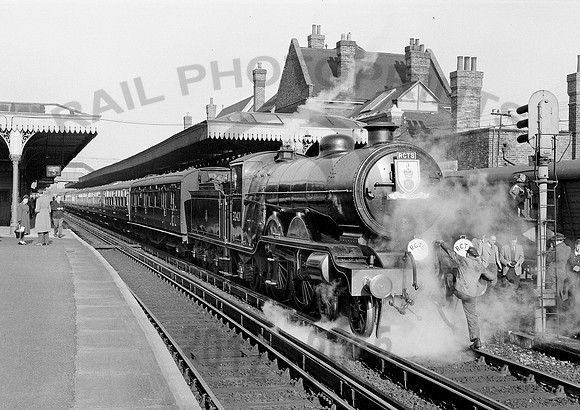 32421-Y-Guildford-060255-HB481