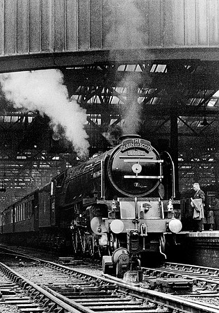 60162 Edinburgh Waverley 0951 RPC169