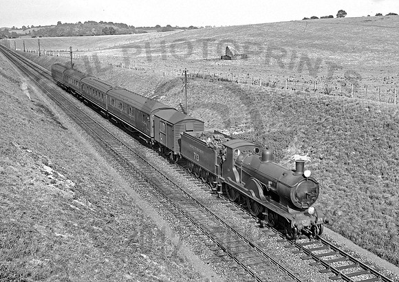 713 Milborne Port  0840 JL322