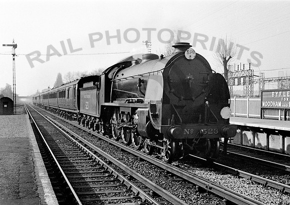 523-Y-Byfleet-0438-DCCRL869