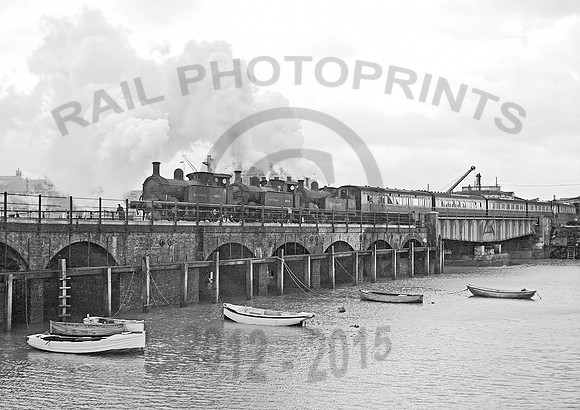 R1-Y-FolkestoneHarbour-1946-RPC106