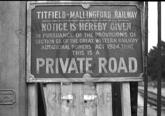 TitfieldSign-300752-RPC487
