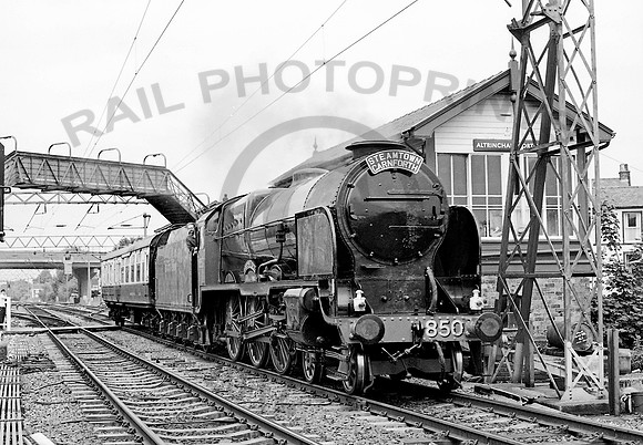 850 Altrincham CW956