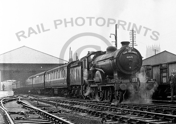 62571-Y-Beverley-120557-RPC589
