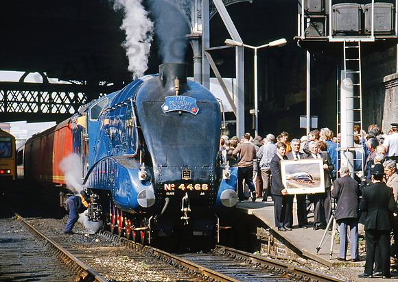 4468 Manchester Victoria 100588 RPC590