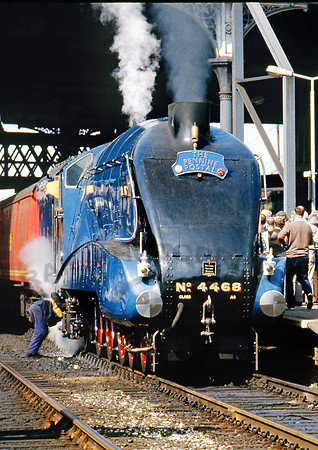 4468 Manchester Victoria 100588 RPC591