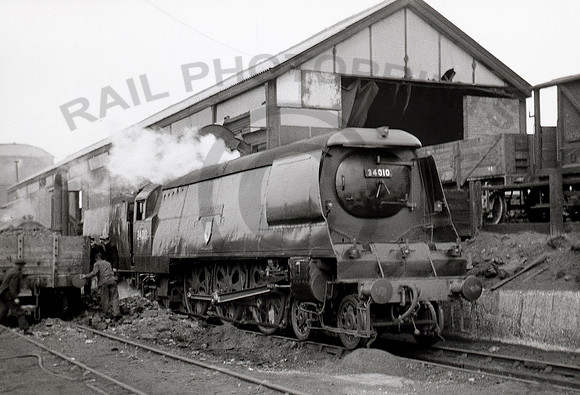 34010-X-Eastleigh-020455-RPC203