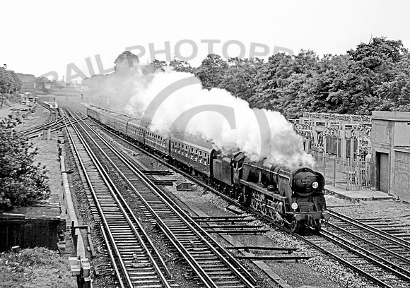 34071 Weybridge 1964 KLC064