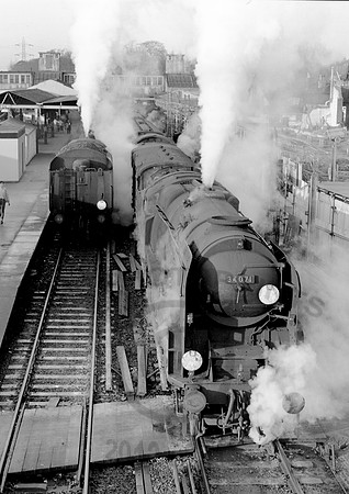 34071 Southampton Central  301266 HB66R680