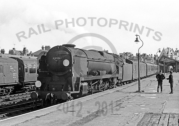34104-Y-Weymouth-080965-BR719