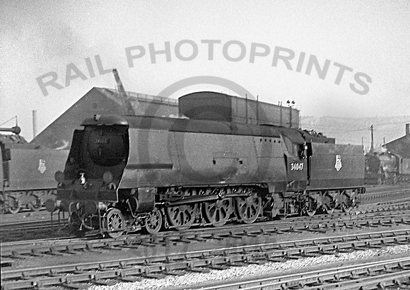 34047-Y-BathRoad-200354-RPC257