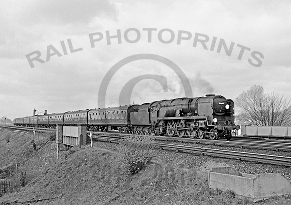 34090 Hampton Court Junction 110465 IT16512