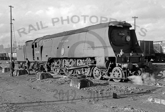 34086 Nine Elms 210463 MH644