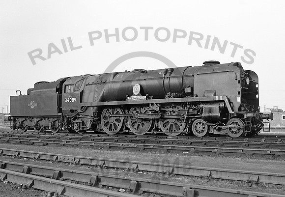 34089-Y-Eastleigh-0465-RPC756