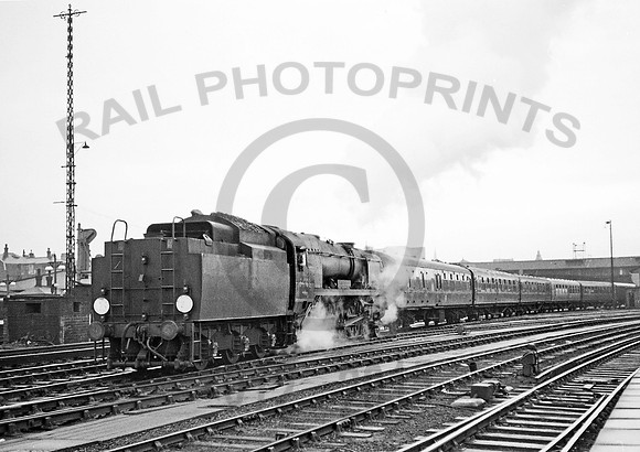 34108 Clapham Junction 071066 IT194