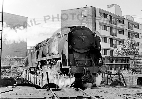34077 Nine Elms 1965 KLC071