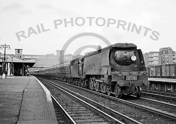 34102 Surbiton 160966 IT337