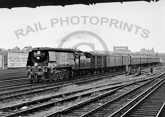 34054 Clapham Junction 1063 CW545