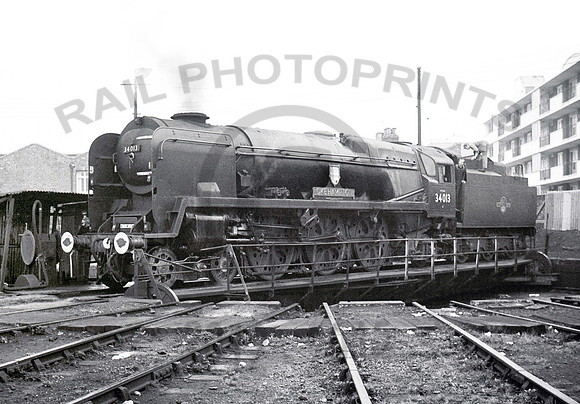 34013 Nine E£lms 131166 RL013