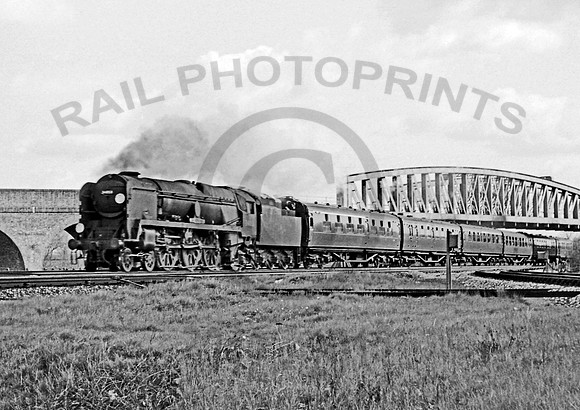 34053 Hampton Court Junction 110465 IT16509
