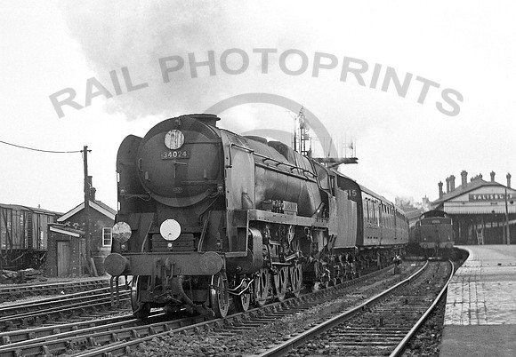 34024-Y-Salisbury-101063-RP559