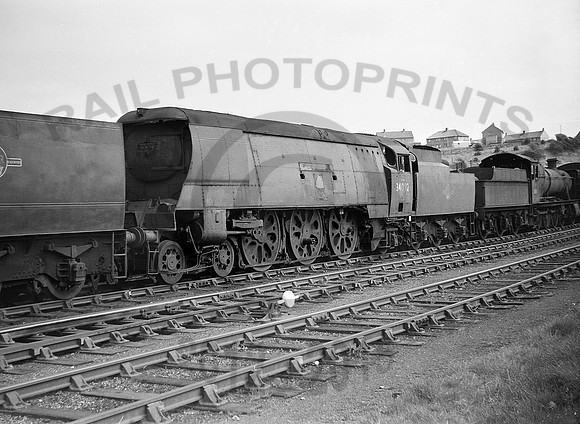 34092-Y-Barry-150565-JC757