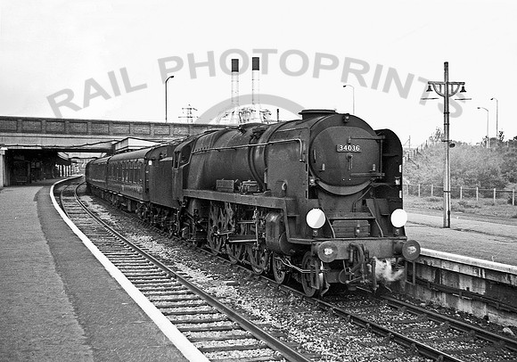 34036-Y-Southampton-290565-JC627-1
