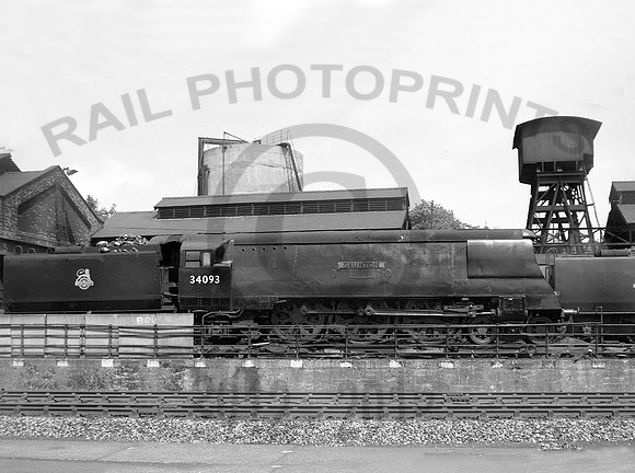 34093-Y-Bournemouth-010652-RP990