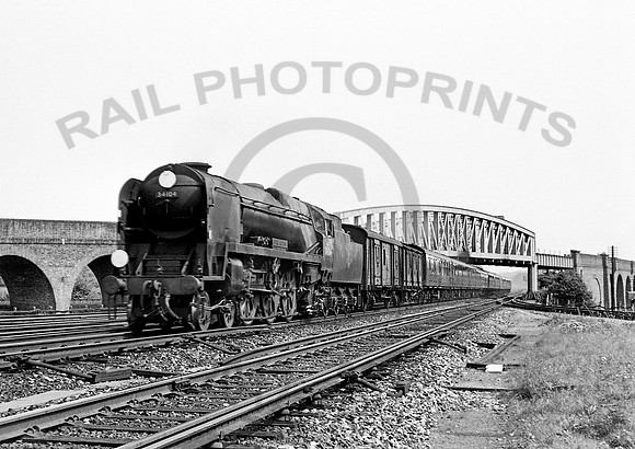 34104 Hampton Court Junction 090864 IT184