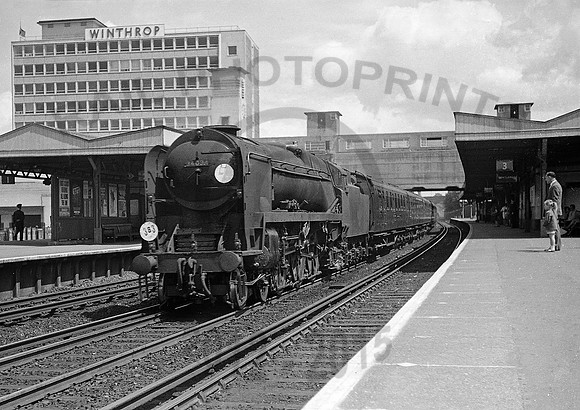34034-Surbiton-0765-BR759