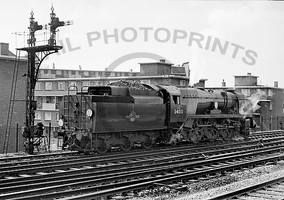 34010 Waterloo1063 CW544