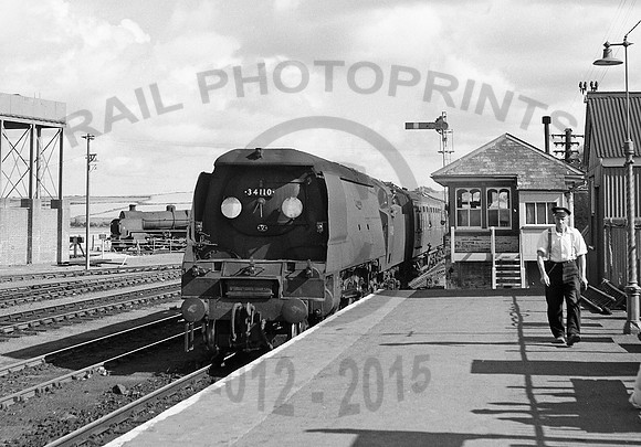 34110-Y-Padstow-circa1959-AHB928